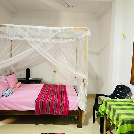 Pradeep Guest House Mirissa Extérieur photo