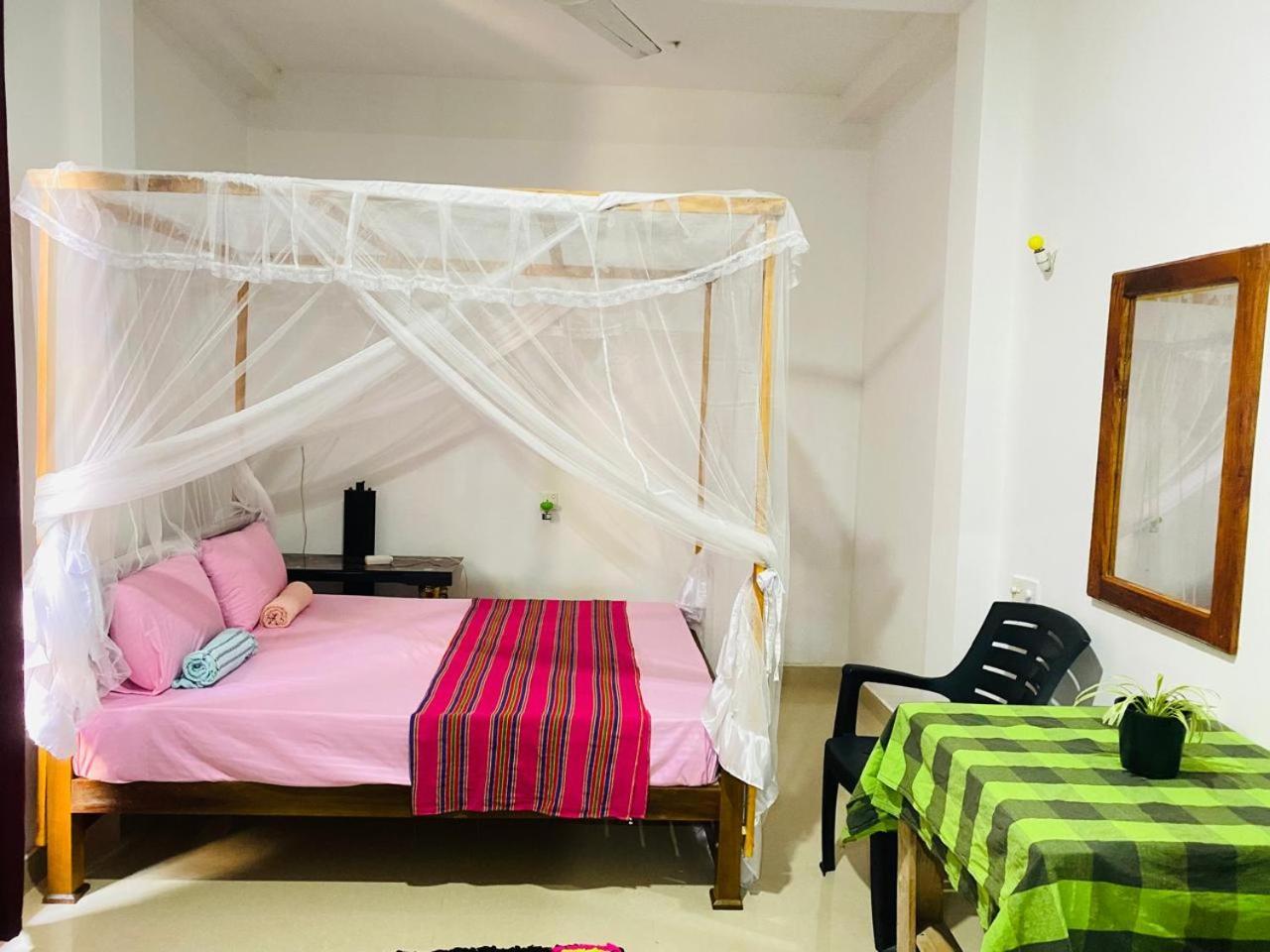 Pradeep Guest House Mirissa Extérieur photo
