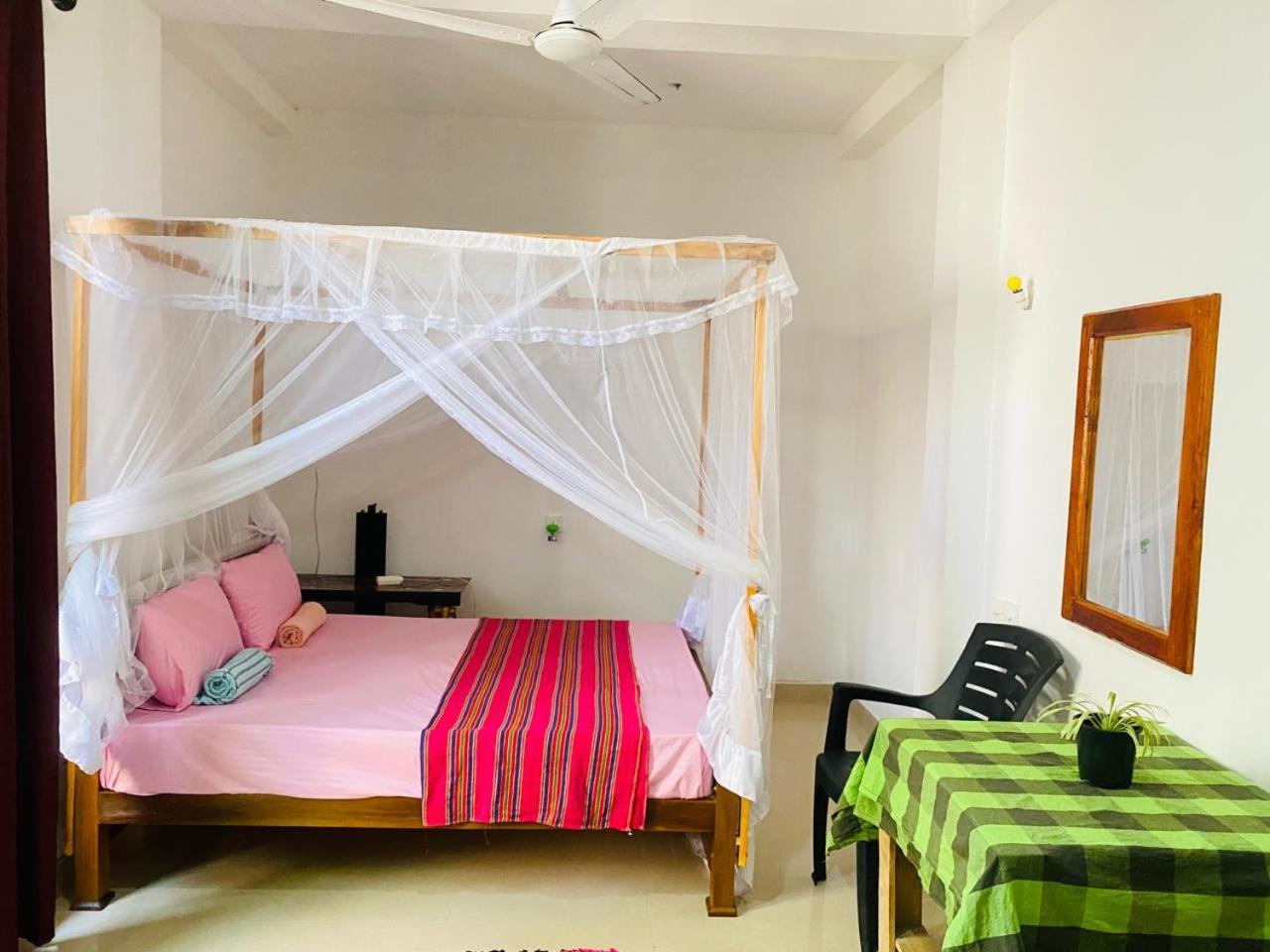 Pradeep Guest House Mirissa Extérieur photo
